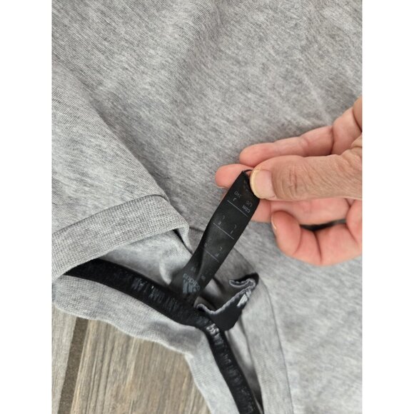 Adidas Big Badge of Sport Boxy Men's Tee T-Shirt Gray Heather, Large - Picture 3 of 5